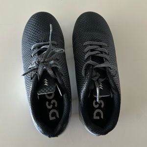 Size 13 children’s soccer cleats.